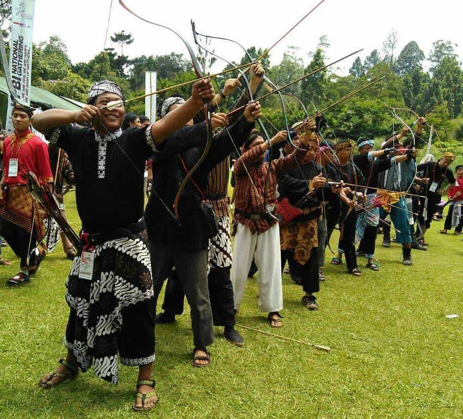 cloud shooting memanah jarak jauh