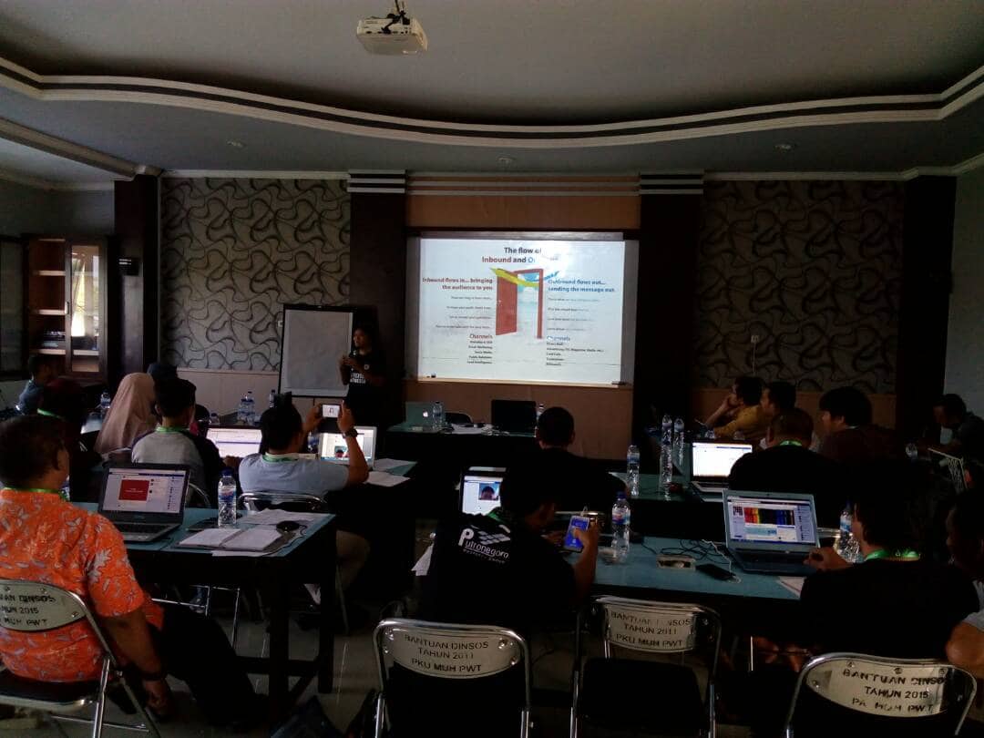 Lebih Baik Membangun Tim Digital Marketing Sendiri atau Pakai Jasa Iklan Saja